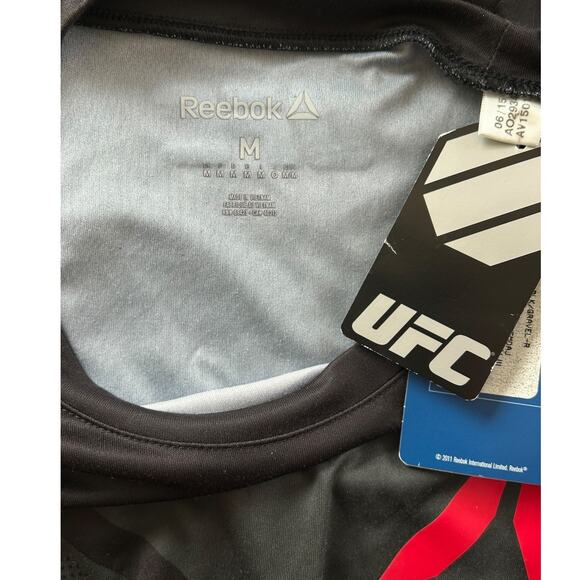 Reebok UFC Conor McGregor Black/Gold Fight Walkout T-Shirt NWT Men’s Medium - Picture 3 of 4